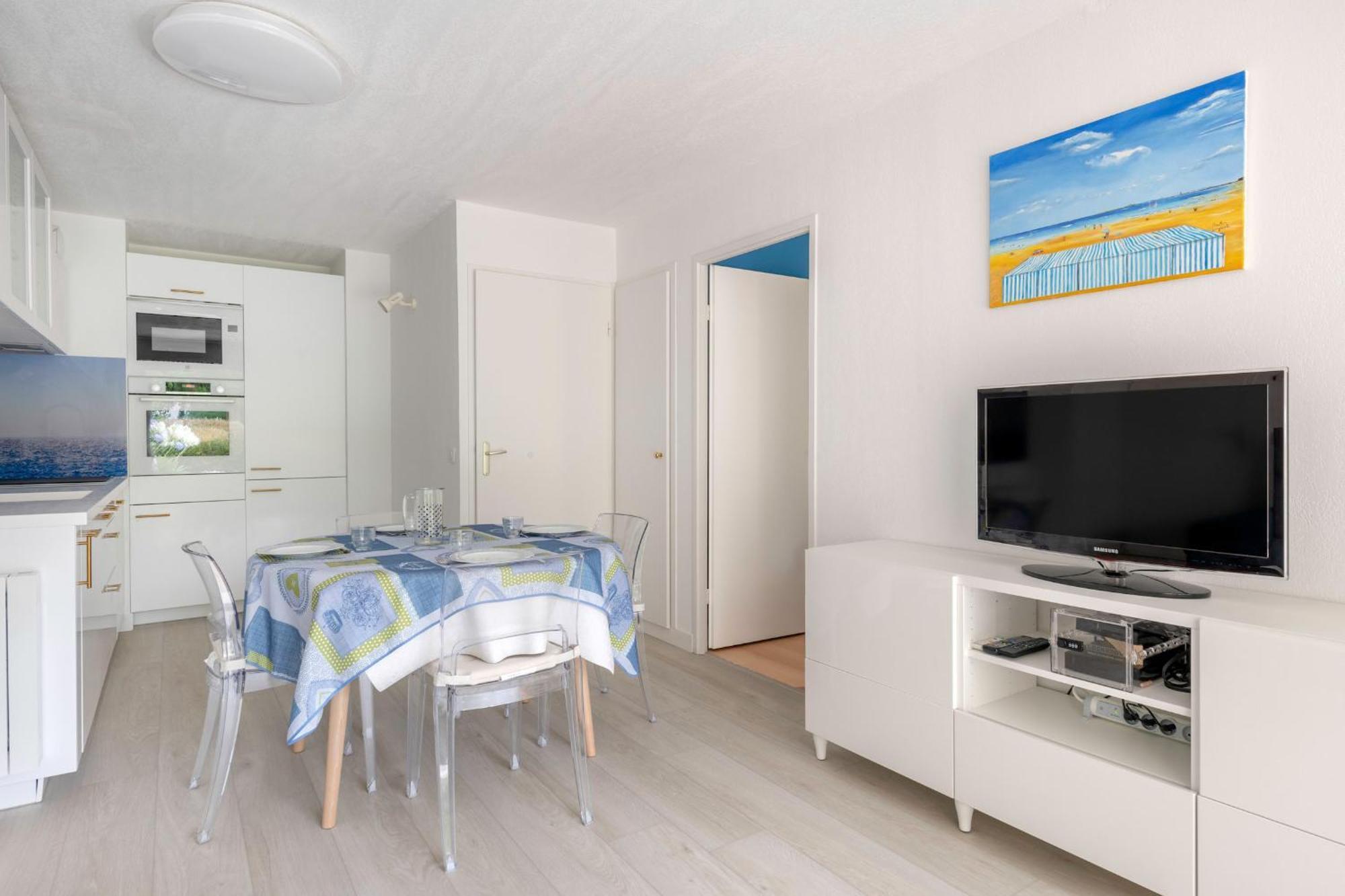 Appartement Dans Residence Avec Piscine Pour 6 بورنيشّيه المظهر الخارجي الصورة
